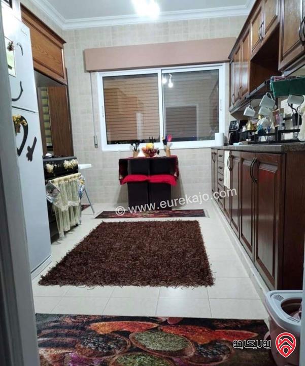 شقة طابق ثالث مساحة 130م للايجار في عمان - الرابية