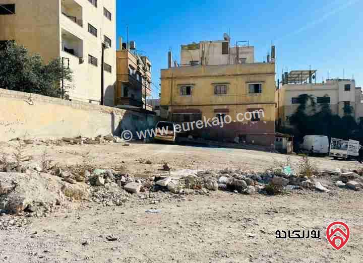 قطعة أرض مساحة 990م للبيع في الزرقاء الاتوستراد مقابل صيدلية الاسرة 