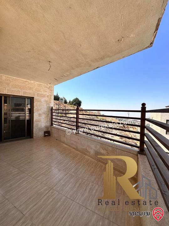 شقة مميزة مساحة 300م داخلي و 100م خارجي للبيع في عمان - ناعور