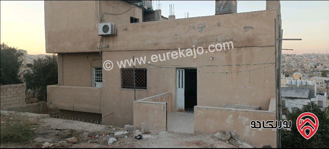 منزل مساحة 404م على أرض 753م للبيع في الزرقاء - حي الجندي 