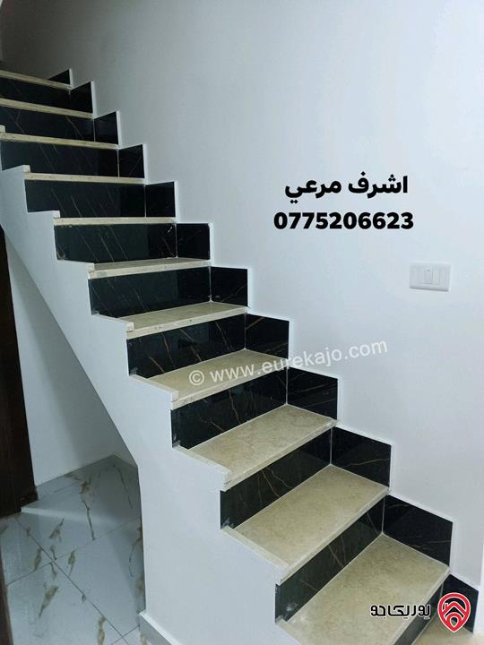 شقة طابق ثالث دوبلكس فخمة مساحة 200م لم تسكن للبيع في الزرقاء الجديدة