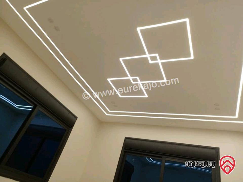 فيلا مساحة 235م على أرض 517م للبيع في الزرقاء الجديدة 