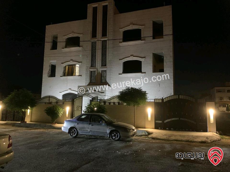 منزل مكون من 3 طوابق على أرض 462م للبيع في عمان - خريبة السوق