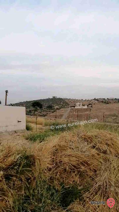 مزرعة مساحة 3400م للبيع في شرق جرش منطقة شاليهات عالية ومطلة