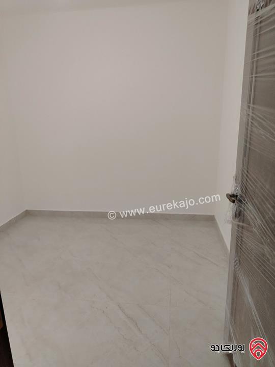 شقة مميزة طابق ارضي معلق مساحة 230م للبيع في عمان - دير غبار