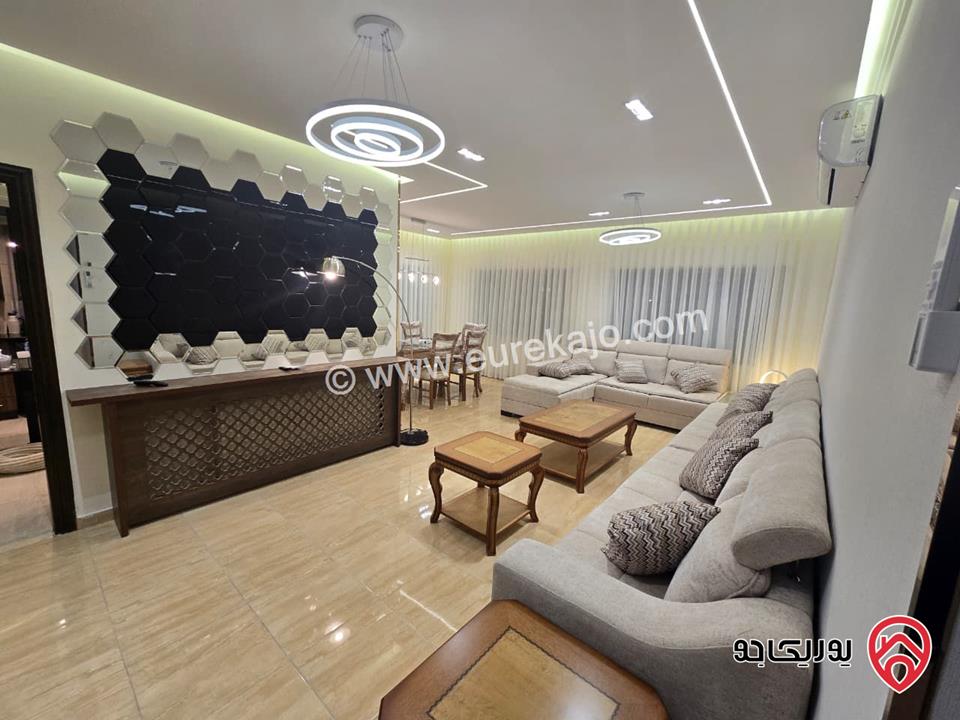 شقة فاخرة مفروشة للايجار ثلاث غرف نوم في الدوار السابع