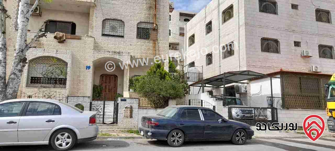 بيت مستقل نظام فيلا مساحة 260م على أرض 300م للبيع في عمان - الياسمين