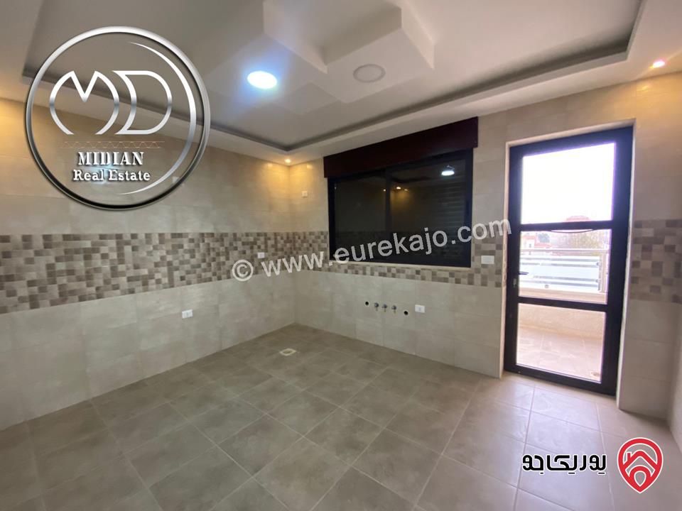 شقق جديدة فاخرة للبيع في عمان - طريق المطار مساحة 180م تشطيبات و ديكورات سوبر ديلوكس بسعر مميز جداً