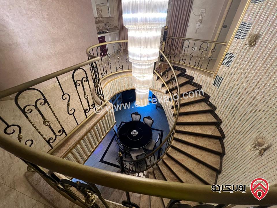 فيلا دوبلكس مساحة 550م على أرض 1030م للبيع في عمان - ضاحية الأمير علي طريق المطار 