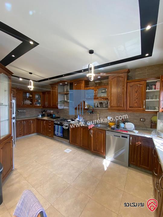 شقة فاخرة للبيع في عمان - أم أذينة طابق ثاني 240م تشطيب سوبر ديلوكس بسعر مغري