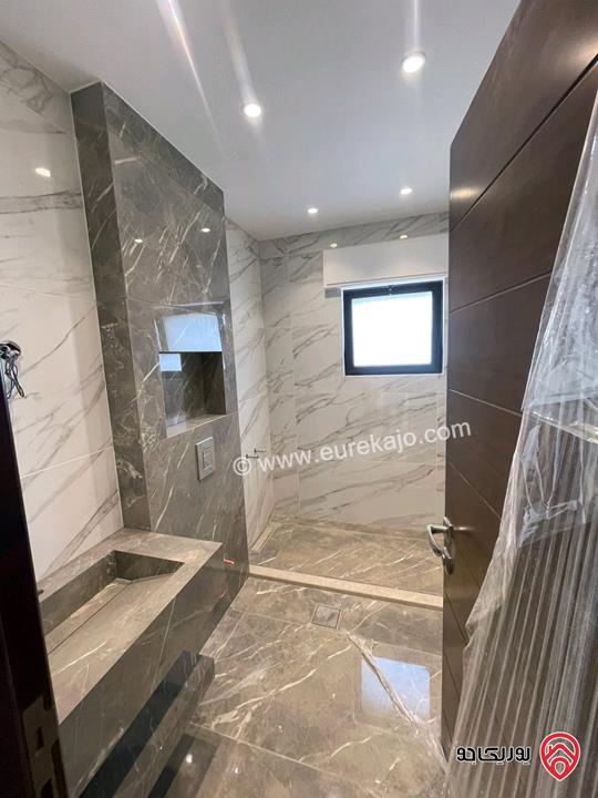 شقة ارضية مساحة 260م داخلي و 200م خارجي للبيع في اربد