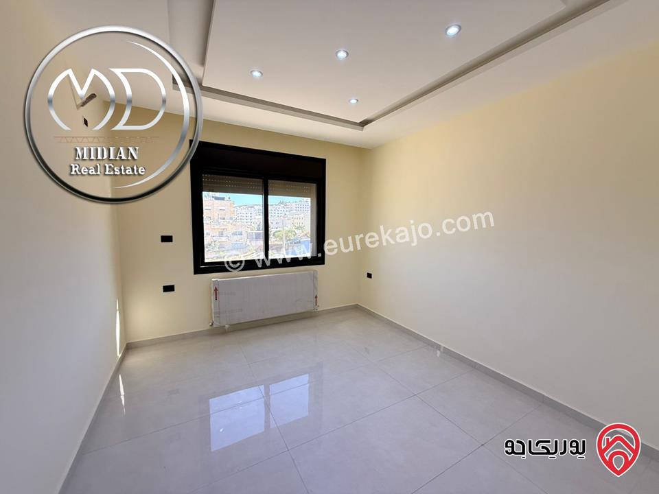 شقق فاخرة للبيع في عمان - ضاحية الرشيد مساحات 220م تشطيبات وديكورات عصرية اطلالة رائعة جديدة لم تسكن بأسعار مميزة