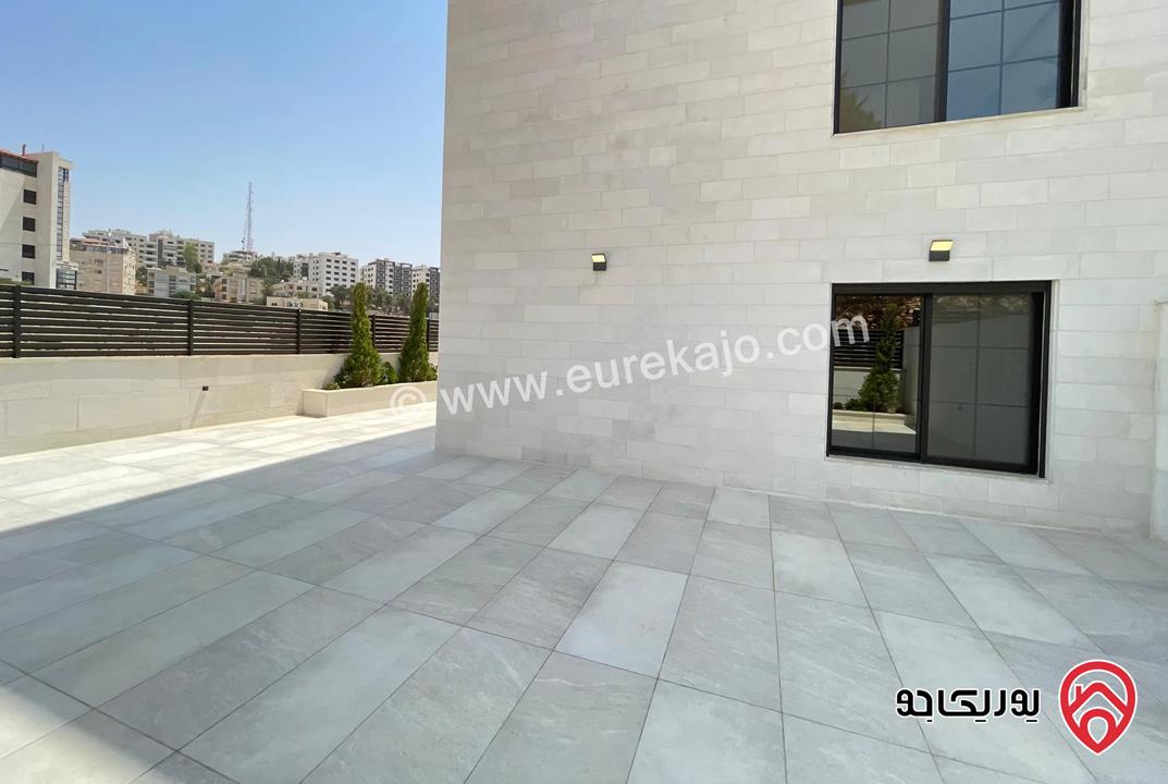 شقة أرضية مساحة 190م داخلي و 250م خارجي للبيع في عمان - خلدا
