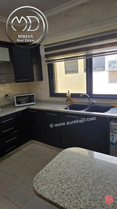 شقة مفروشة للايجار في عمان - ام السماق مساحة 130م طابق ثاني تشطيبات و فرش سوبر ديلوكس اطلالة جميلة بسعر مميز