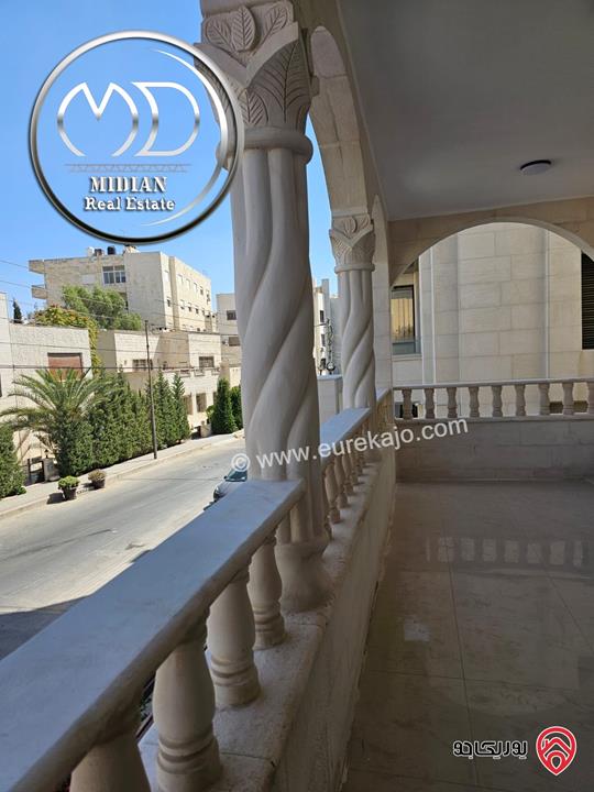 شقة فارغة للايجار في عمان - ضاحية الامير راشد مساحة 300م 4 نوم طابق اول تشطيبات و ديكورات فاخرة