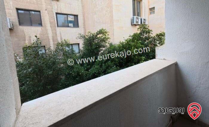 شقة مفروشة طابق اول مساحة 220م للايجار في عمان - ام السماق 