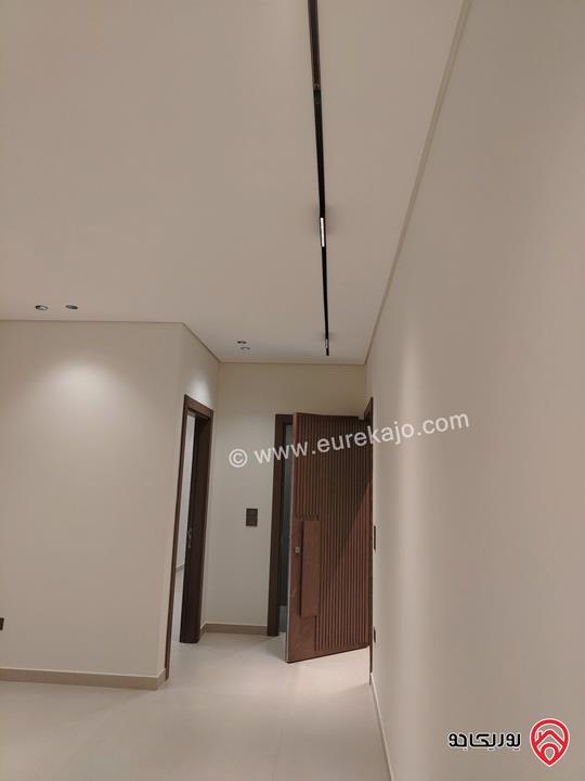 شقة أرضية مساحة 155م وترس 60م للبيع في عمان - دير غبار 