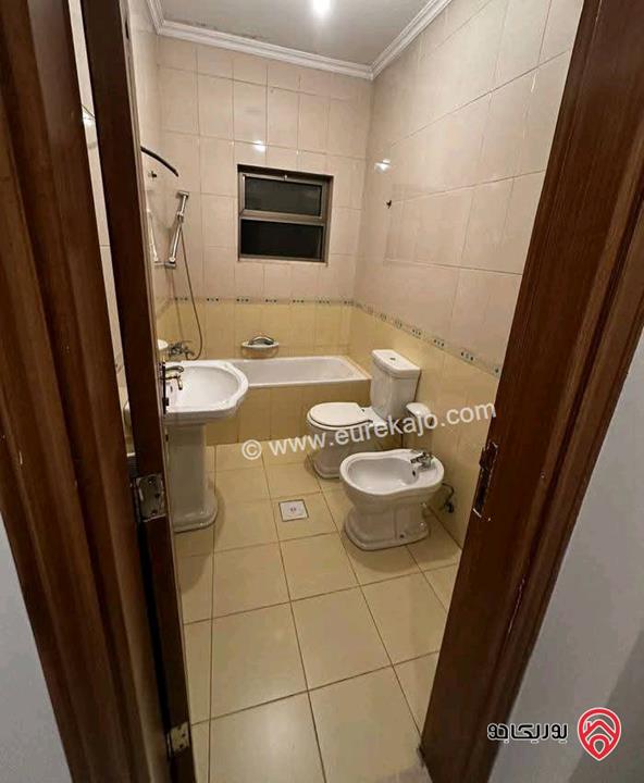 شقة فارغة طابق ثالث مساحة 250م للايجار في عمان - عبدون