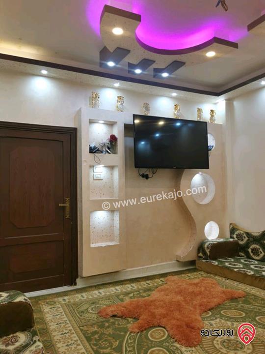 بيت طابقين مساحة 200م على أرض 600م للبيع في الزرقاء - الهاشمية الحي الشرقي عمر البناء 6 سنوات  