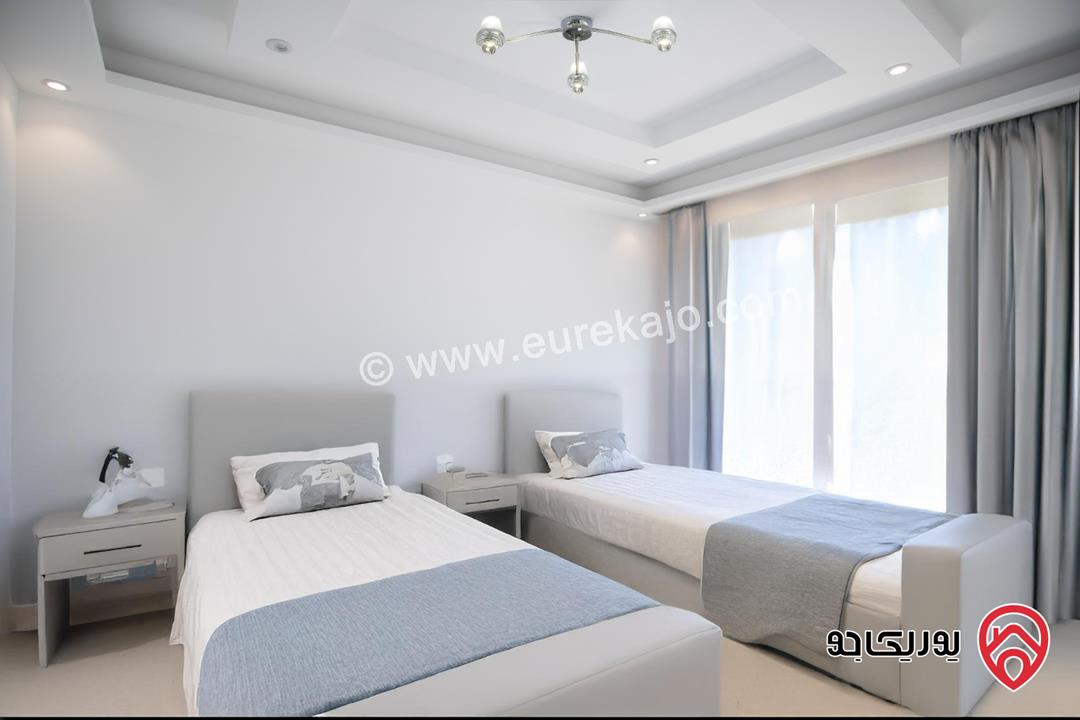 شقة طابق ثالث مع روف دوبلكس 160م للبيع من المالك كاش او اقساط بسعر مغري في عمان - الجبيهة