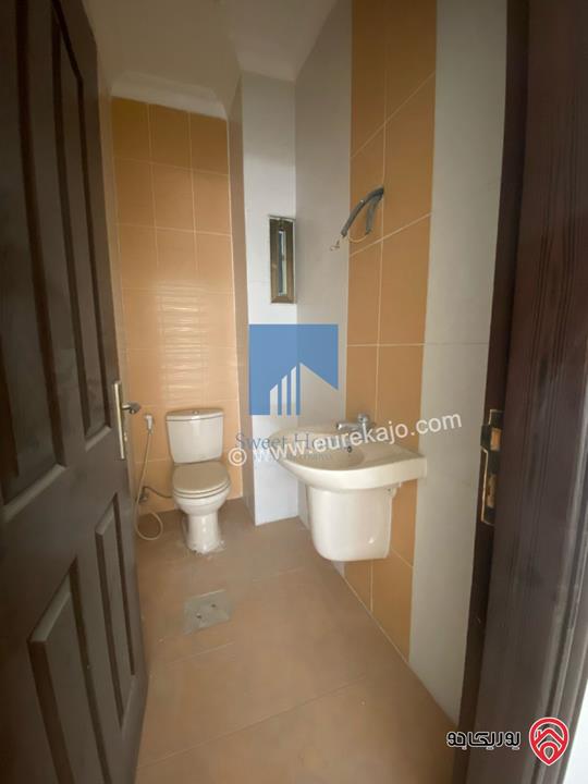 شقة مميزة طابق ثالث 150م مع روف 120م للبيع في عمان - الجندويل