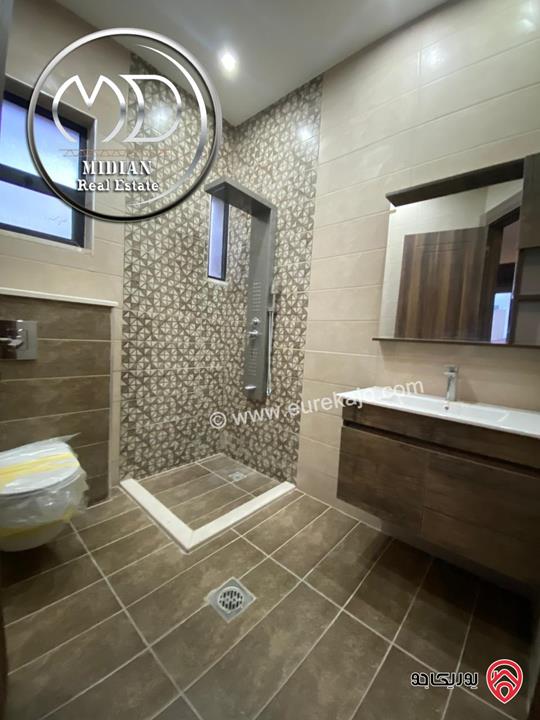 شقة دوبلكس جديدة للبيع في عمان - خلدا طابق أخير مع روف مساحة 210م مع تراسات اطلالة جميلة بسعر مميز