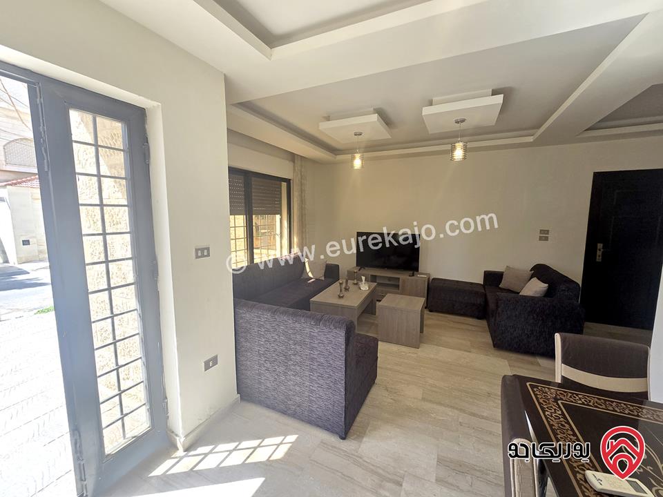 شقة ارضية مساحة 130م داخلي و 50م خارجي مع مدخل وكراج خاص للايجار مفروشة في عمان - ضاحية الامير راشد 