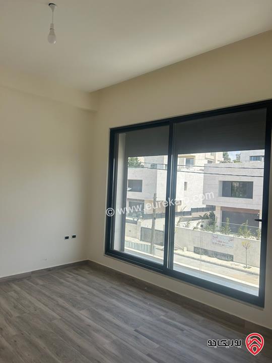 فيلا مساحة 700م على أرض 500م للبيع في عمان - دابوق تشطيب فندقي