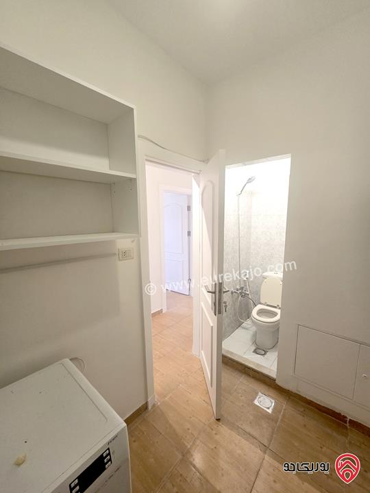 شقة ارضية فارغة مساحة 200م داخلي و 50م خارجي للإيجار السنوي مجددة بالكامل مع كراج و مدخل وتراس خاص في عمان - ضاحية الأمير راشد