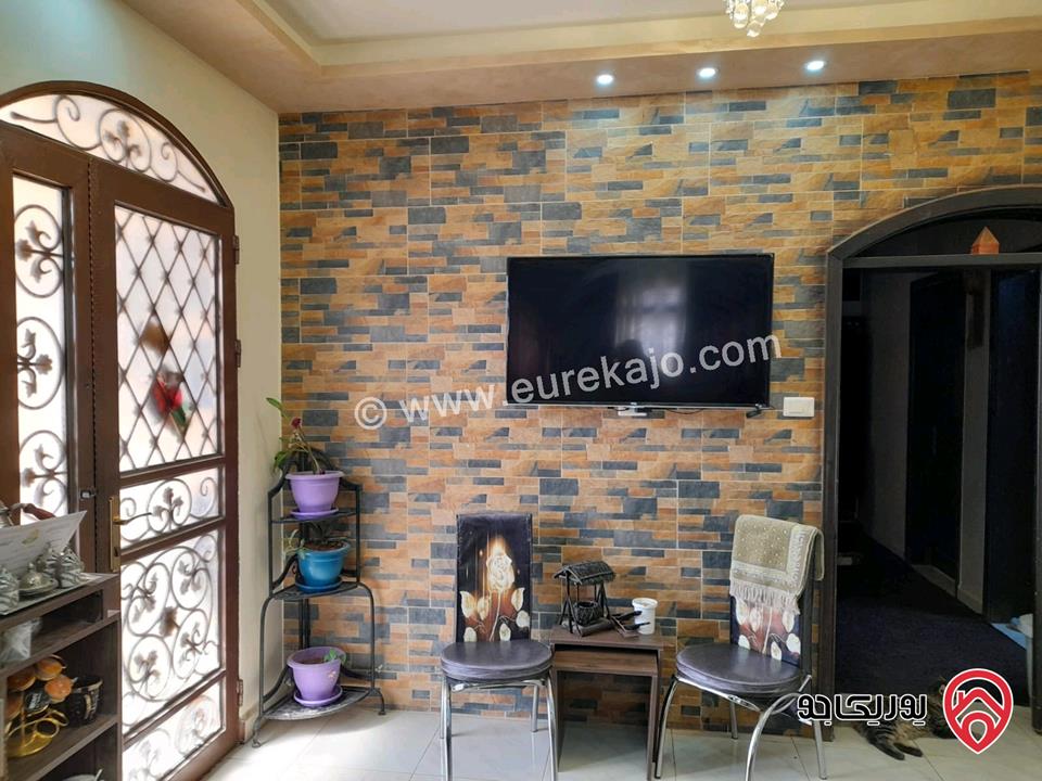 منزل مساحة 140م على أرض 5 دونم للبيع في المفرق قضاء رحاب 