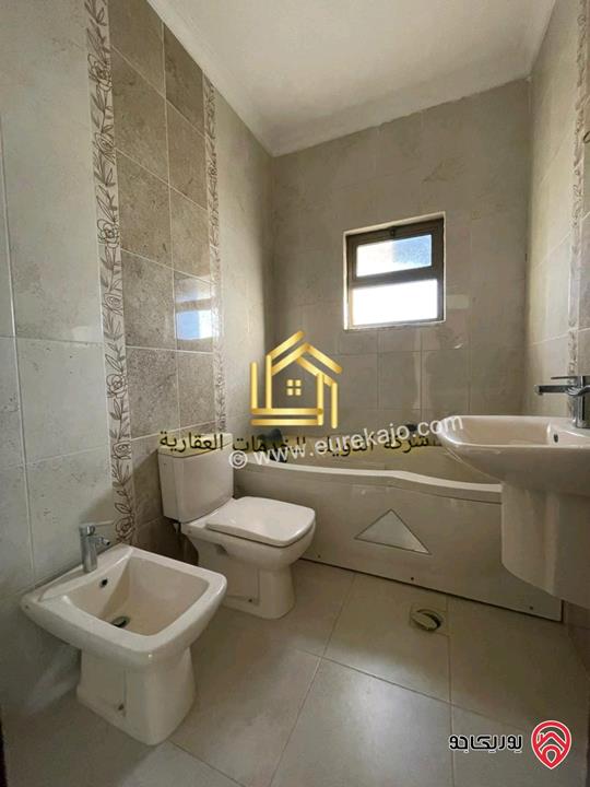 شقة مساحة 186م طابق ثالث للايجار في عمان - ام السماق 