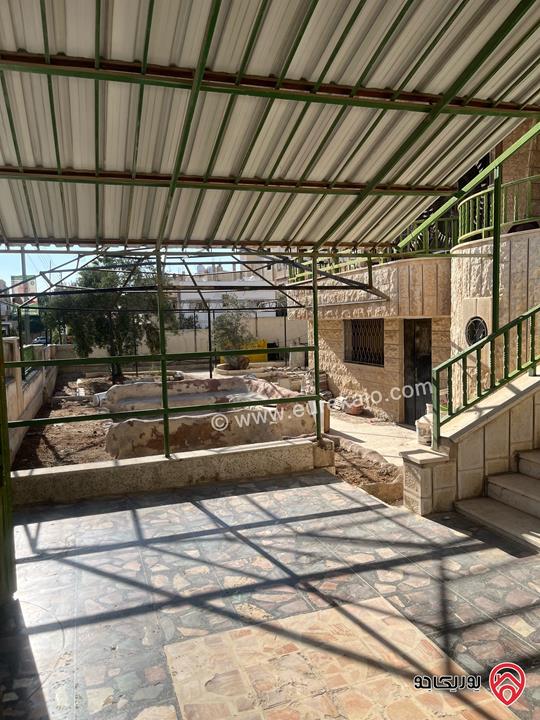 ڤيلا مساحة 350م على أرض 1 دونم للبيع في الزرقاء الجديدة