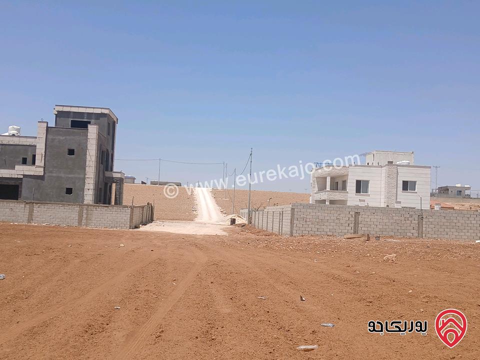 أرض مساحة 930م للبيع في عمان - القسطل قرب شارع المطار من المالك