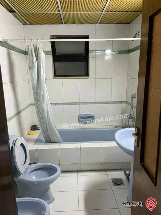 شقة مفروشة طابق أول مساحة 150م للايجار في عمان - وادي صقرة الدوار الخامس خلف المستشفى الاستشاري من المالك مباشرة 