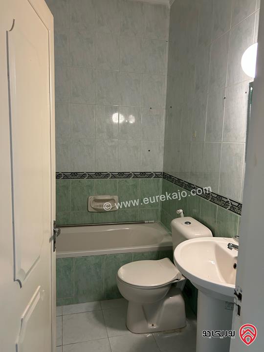 شقة طابق ثالث مساحة 163م للبيع مفروشة في عمان - الشميساني 