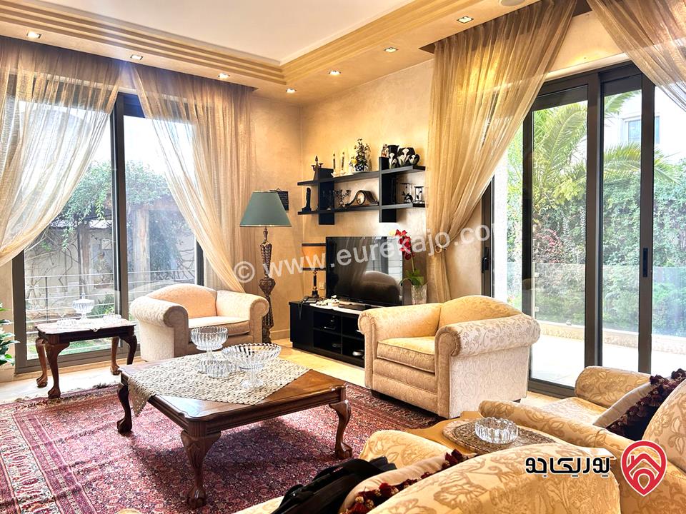 فيلا مستقلة مساحة 650م على أرض 830م للبيع مع مسبح في عمان - عبدون 