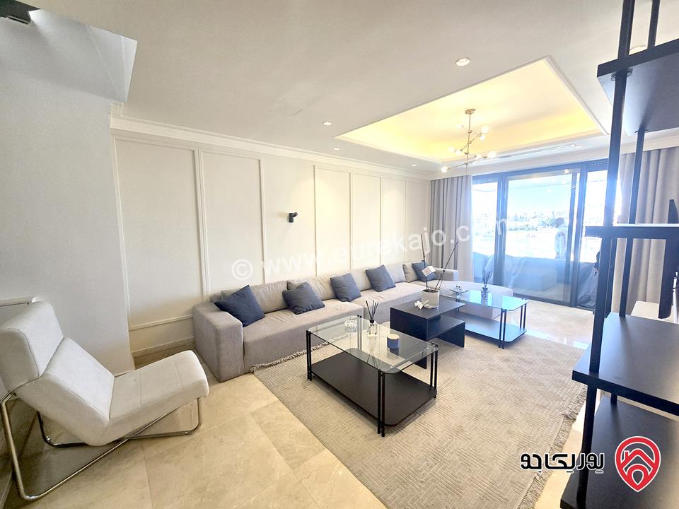 شقة مفروشة طابق ثالث دوبلكس مساحة 270م و للبيع في عمان - جبل عمان