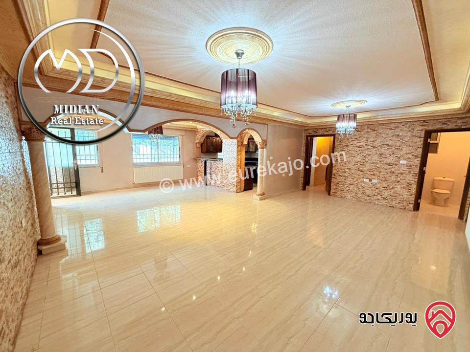 شقة شبه ارضي للبيع في عمان - ضاحية الرشيد مساحة 170م مع ترس 60م تشطيبات سوبر ديلوكس بسعر مميز جداً