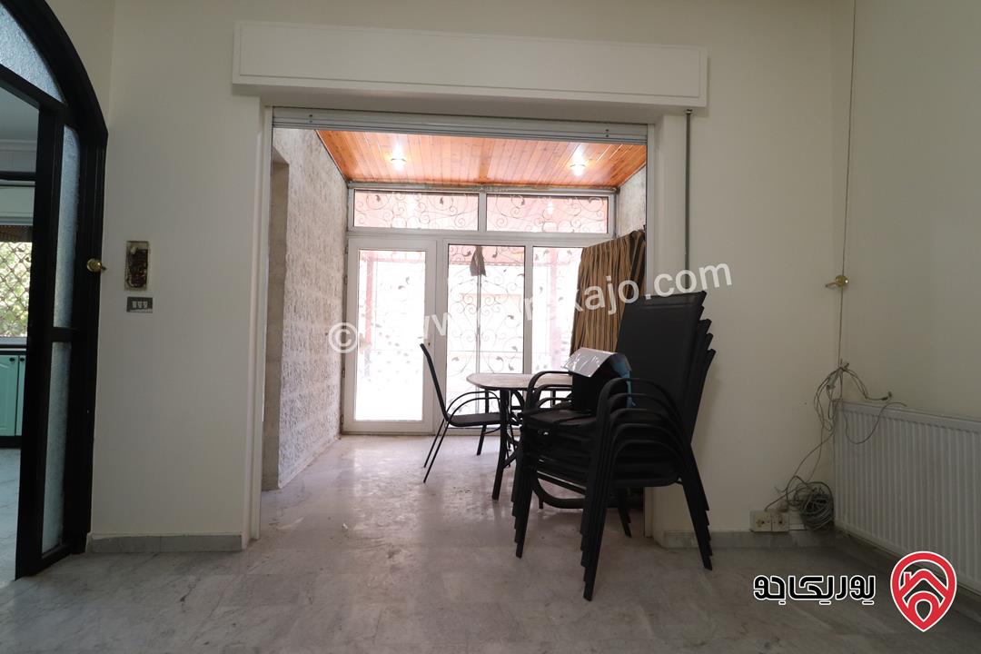 شقة فاخرة أرضية مساحة 240م داخلي و 100م خارجي للايجار في عمان - الصويفية