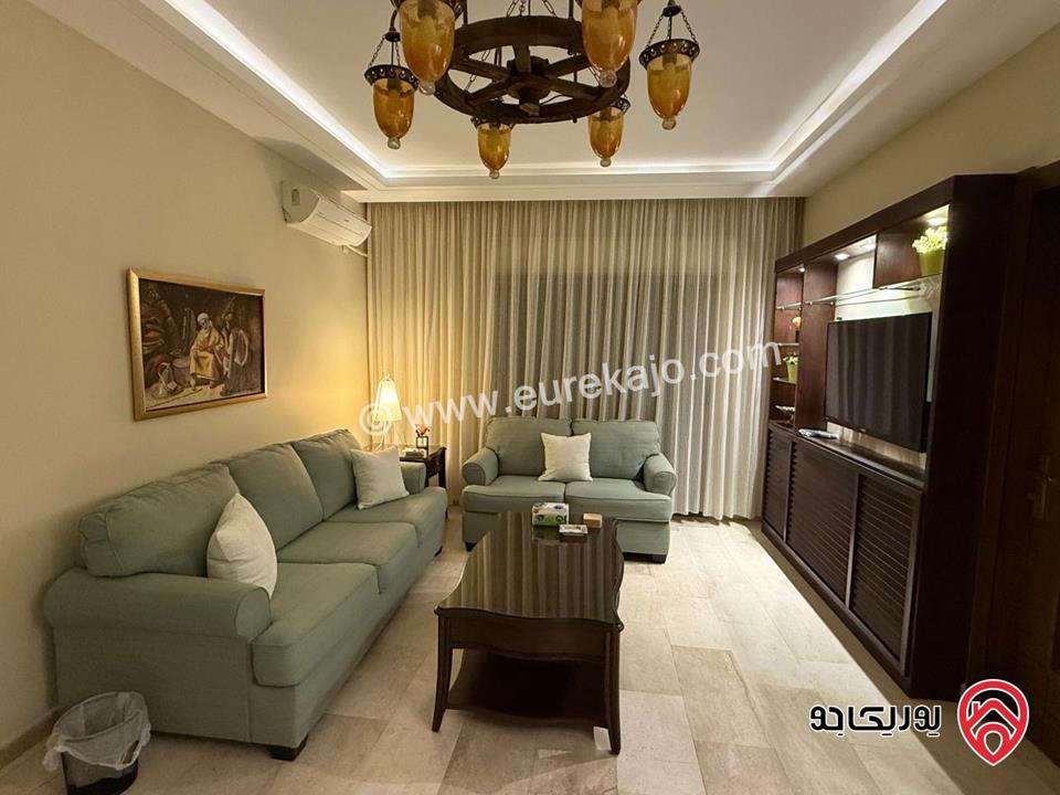 شقة سوبر ديلوكس طابق أخير مع روف مساحة 280م للايجار مفروشة في عمان - أم الكندم