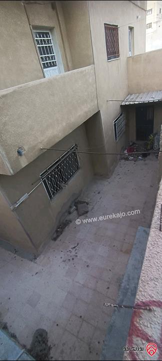 منزل مساحة 404م على أرض 753م للبيع في الزرقاء - حي الجندي 