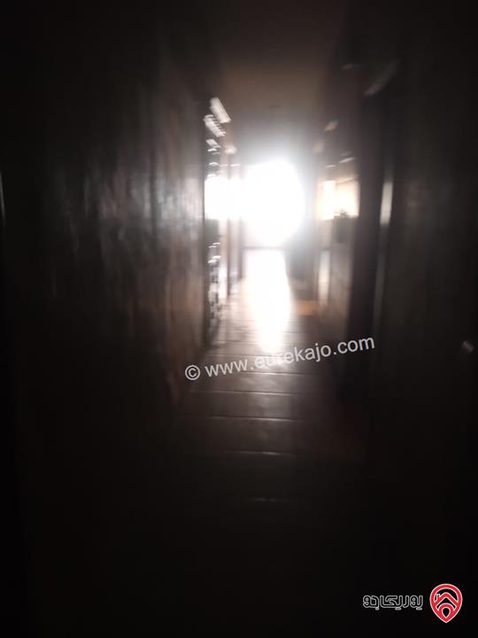 شقة مميزة طابق ارضي مساحة 262م داخلي و 30م خارجي للبيع في عمان - دير غبار