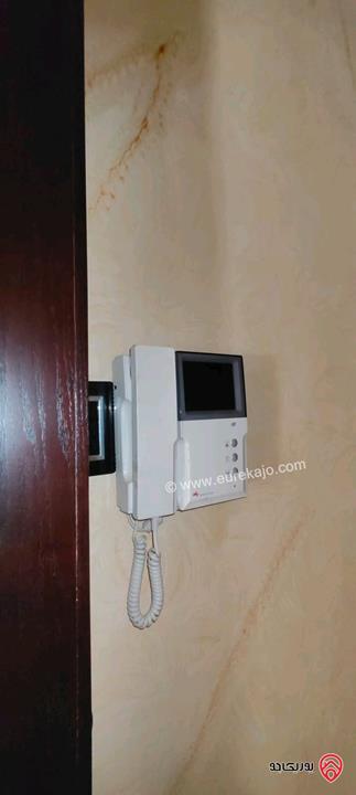 شقة ارضية مساحة 350م للبيع في عمان - دير غبار 