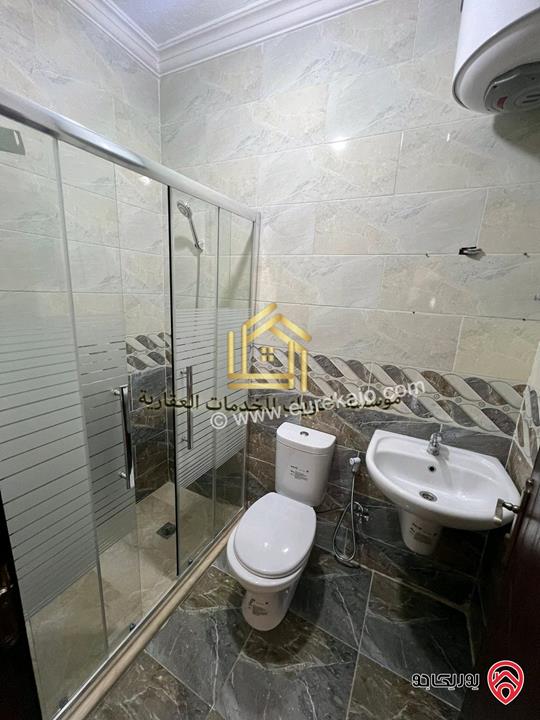 شقة فارغة طابق اول مساحة 110م للإيجار في عمان - ضاحية الرشيد 