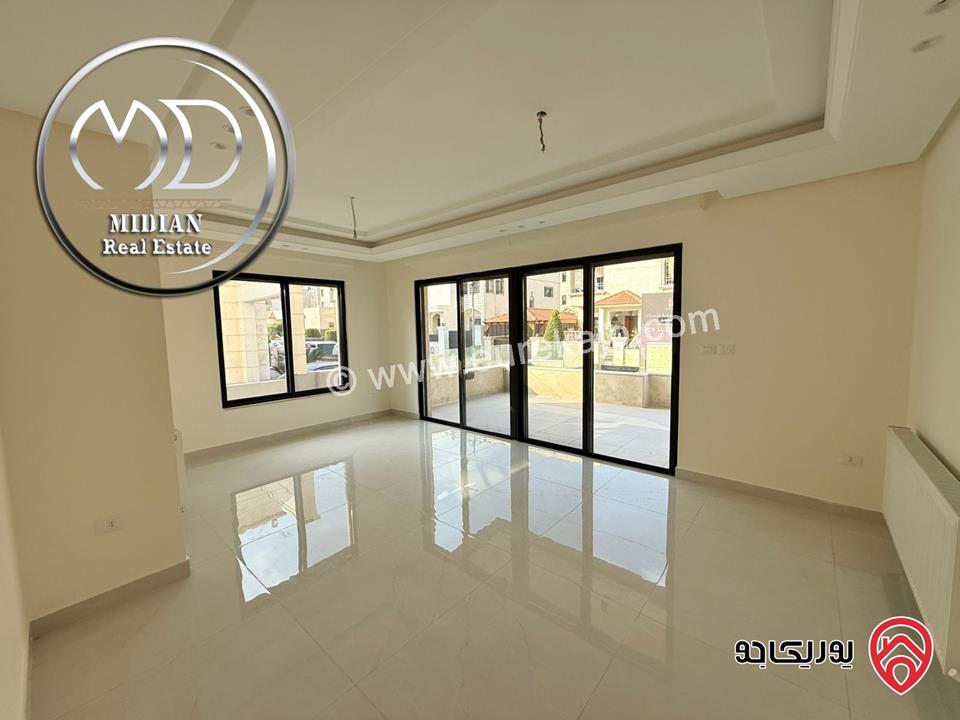 شقة دوبلكس جديدة للبيع طابق أخير مع روف في عمان - حي الصحابة مساحة 245م مع تراسات تشطيبات ديكورات سوبر ديلوكس اطلالة جميلة