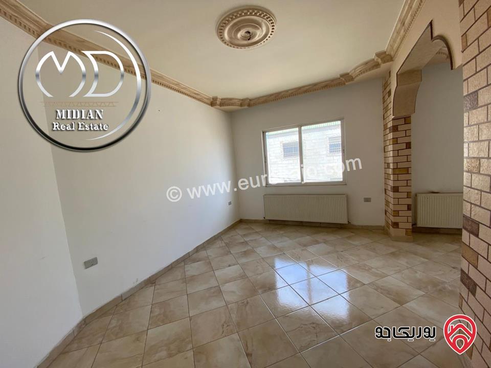 شقق للبيع طابق أخير مع روف في عمان - ضاحية الرشيد مساحات 220م & 240م مع تراسات امكانية الأقساط بأسعار مميزة