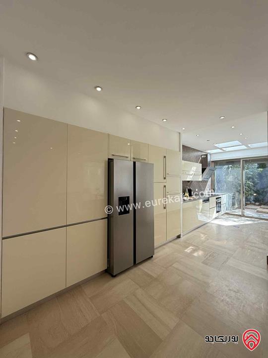 شقة أرضية ضمن كومباوند مساحة 180م مفروشة للبيع في عمان - عبدون - شارع القاهرة