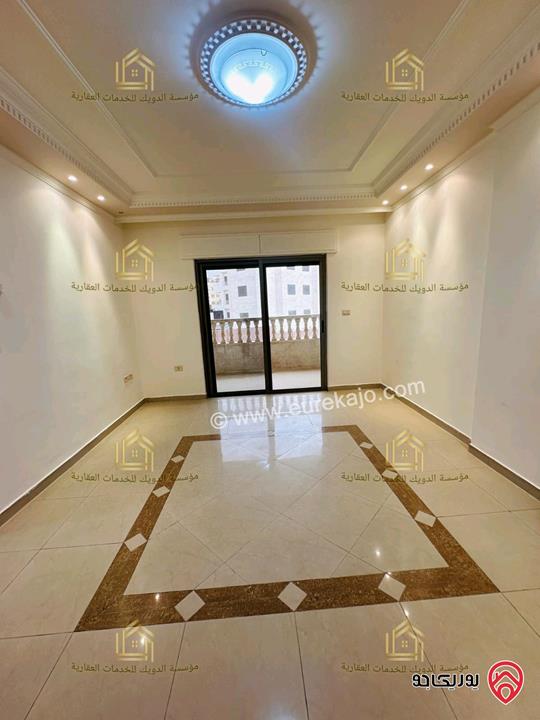 شقة فارغة طابق ثاني مساحة 215م للإيجار في عمان - دير غبار 