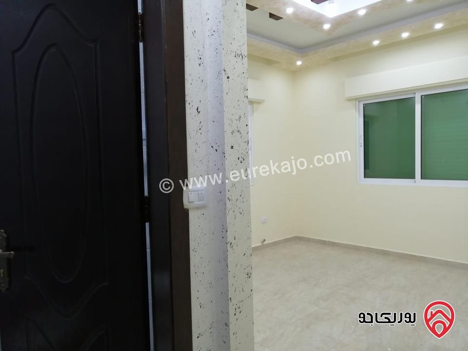 منزل 3 طوابق على أرض 944م للبيع في عمان - تلاع العلي
