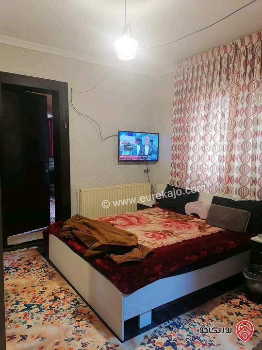 شقة ارضية مساحة 175م داخلي و 150م خارجي للبيع في عمان - خلدا